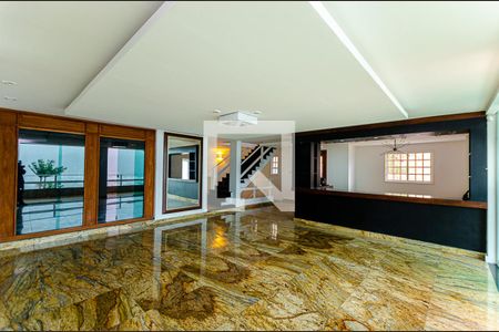 Sala de casa para alugar com 5 quartos, 480m² em São Francisco, Niterói