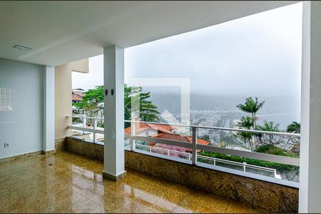 Sala de casa para alugar com 5 quartos, 480m² em São Francisco, Niterói