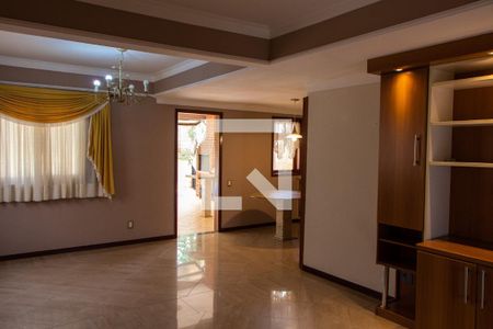 SALA de casa de condomínio à venda com 4 quartos, 250m² em Parque Rural Fazenda Santa Cândida, Campinas