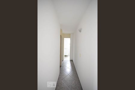 Corredor de apartamento para alugar com 2 quartos, 57m² em Vila Suzana, São Paulo