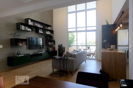 Sala de TV de apartamento à venda com 1 quarto, 105m² em Vila Madalena, São Paulo