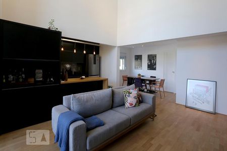 Sala de TV de apartamento à venda com 1 quarto, 105m² em Vila Madalena, São Paulo