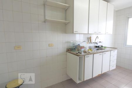 Cozinha  de apartamento para alugar com 2 quartos, 62m² em Vila Gumercindo, São Paulo