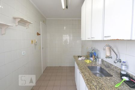 Cozinha de apartamento para alugar com 2 quartos, 62m² em Vila Gumercindo, São Paulo