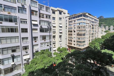 Vista Sala. de apartamento à venda com 2 quartos, 69m² em Copacabana, Rio de Janeiro