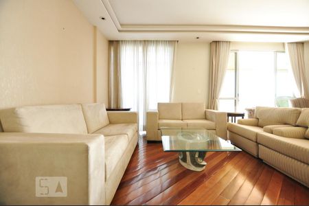 Sala de Estar de apartamento para alugar com 3 quartos, 218m² em Setor Bueno, Goiânia