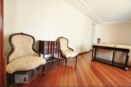 Sala de Estar de apartamento para alugar com 3 quartos, 218m² em Setor Bueno, Goiânia