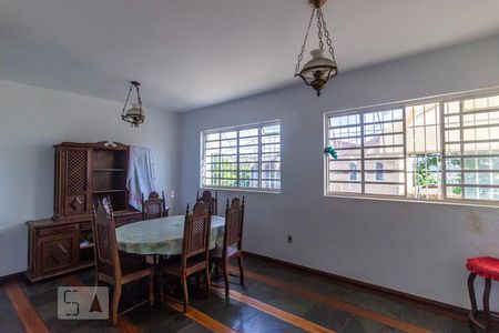 Sala de casa à venda com 4 quartos, 200m² em Palmeiras, Belo Horizonte