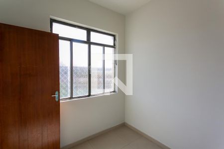 Quarto 1 de apartamento para alugar com 3 quartos, 80m² em Cachoeirinha, Belo Horizonte