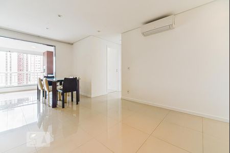 Sala de apartamento à venda com 2 quartos, 65m² em Vila Gumercindo, São Paulo