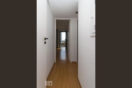 Corredor de apartamento à venda com 2 quartos, 90m² em Vila Alexandria, São Paulo