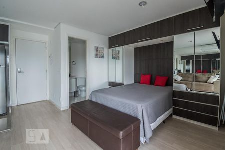 Quarto de kitnet/studio para alugar com 1 quarto, 33m² em Santo Amaro, São Paulo