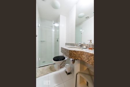 Banheiro de kitnet/studio para alugar com 1 quarto, 24m² em Águas Claras , Brasília