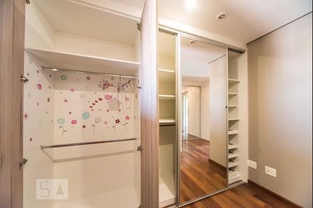 Apartamento para alugar com 92m², 1 quarto e 3 vagas Apartamento para alugar com 92m², 1 quarto e 3 vagasCloset da Suíte