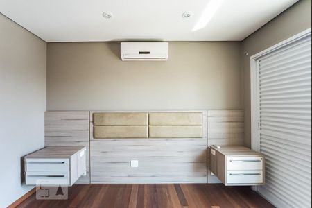 Suíte de apartamento para alugar com 1 quarto, 92m² em Bairro Jardim, Santo André