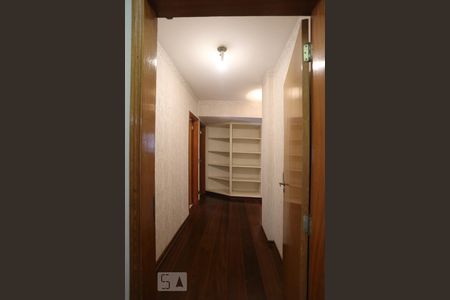 Corredor de apartamento à venda com 4 quartos, 196m² em Sumaré, São Paulo