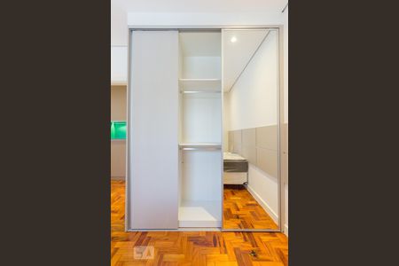 Quarto 1 (armário) de apartamento para alugar com 2 quartos, 91m² em Paraíso, São Paulo