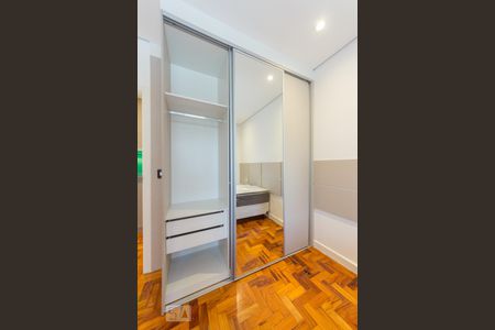 Quarto 1 (armário) de apartamento para alugar com 2 quartos, 91m² em Paraíso, São Paulo