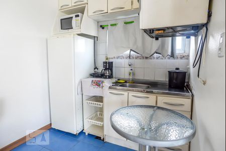 Cozinha de kitnet/studio à venda com 1 quarto, 30m² em Tristeza, Porto Alegre