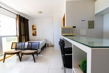 Sala/Cozinha de kitnet/studio para alugar com 1 quarto, 33m² em Sul (águas Claras), Brasília