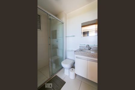 Banheiro de kitnet/studio para alugar com 1 quarto, 33m² em Sul (águas Claras), Brasília