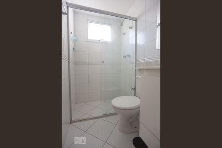 Banheiro da suíte de apartamento à venda com 2 quartos, 90m² em Mansões Santo Antônio, Campinas