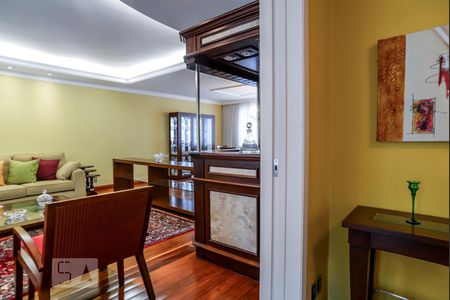 Sala 1 de casa para alugar com 5 quartos, 416m² em Rio Branco, Porto Alegre