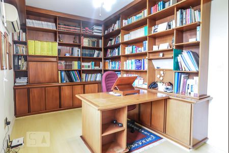 Escritório de casa para alugar com 5 quartos, 416m² em Rio Branco, Porto Alegre