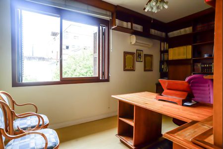 Escritório de casa para alugar com 5 quartos, 416m² em Rio Branco, Porto Alegre