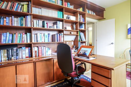 Escritório de casa para alugar com 5 quartos, 416m² em Rio Branco, Porto Alegre