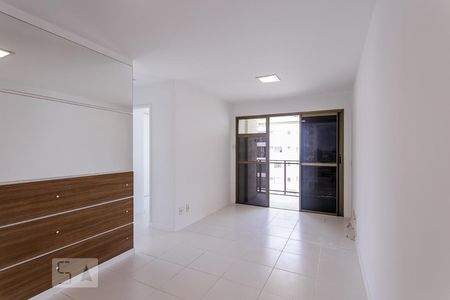 Sala de apartamento à venda com 2 quartos, 62m² em Recreio dos Bandeirantes, Rio de Janeiro