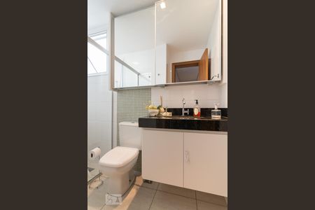 Banheiro Social de apartamento à venda com 3 quartos, 97m² em Castelo, Belo Horizonte