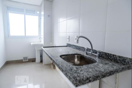 Cozinha de apartamento à venda com 2 quartos, 55m² em Passo da Areia, Porto Alegre