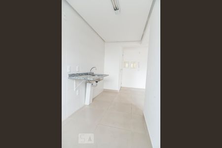 Cozinha de apartamento à venda com 2 quartos, 55m² em Passo da Areia, Porto Alegre