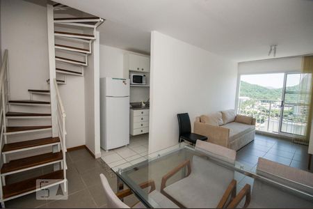 Sala de apartamento para alugar com 3 quartos, 115m² em Jacarepaguá, Rio de Janeiro
