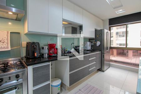 Cozinha integrada de apartamento à venda com 2 quartos, 105m² em Barra da Tijuca, Rio de Janeiro