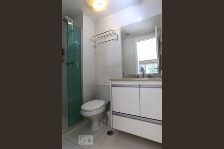 Banheiro de kitnet/studio à venda com 1 quarto, 43m² em Vila Madalena, São Paulo