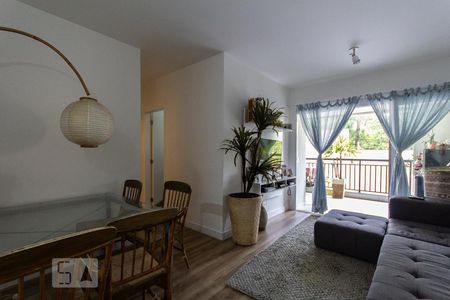 Sala de apartamento para alugar com 3 quartos, 77m² em Vila Andrade, São Paulo