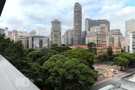 Vista Varanda de kitnet/studio para alugar com 1 quarto, 28m² em República, São Paulo