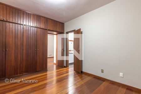 Casa à venda com 430m², 5 quartos e 4 vagas