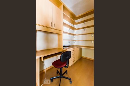 Escritório de casa à venda com 4 quartos, 200m² em Taquaral, Campinas