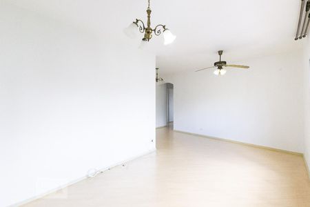 Apartamento à venda com 90m², 3 quartos e 1 vagaSala