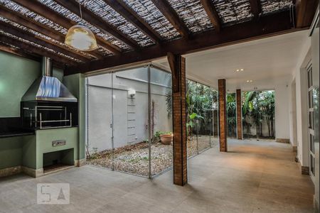 Varanda Gourmet de casa de condomínio à venda com 5 quartos, 350m² em Jardim Petrópolis, São Paulo