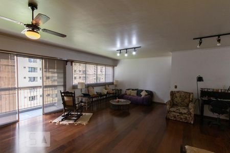 Apartamento para alugar com 157m², 3 quartos e 2 vagasSala