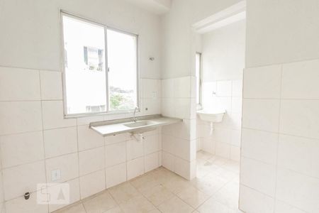 Cozinha de apartamento à venda com 2 quartos, 35m² em Santa Mônica, Belo Horizonte