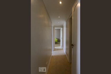 Corredor de apartamento para alugar com 2 quartos, 85m² em Cerqueira César, São Paulo