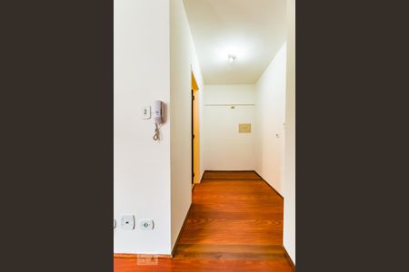 Corredor de apartamento para alugar com 1 quarto, 58m² em Centro, Campinas