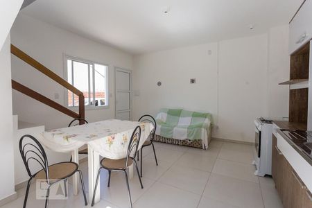 Sala e cozinha de apartamento para alugar com 1 quarto, 39m² em Cristal, Porto Alegre