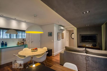 Sala de apartamento para alugar com 2 quartos, 86m² em Paraíso, Santo André