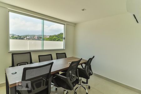 Apartamento à venda com 50m², 1 quarto e 1 vaga Apartamento à venda com 50m², 1 quarto e 1 vagaSala de Reunião